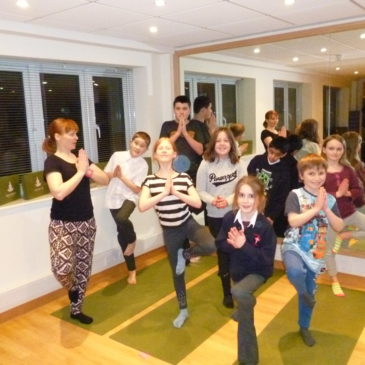 FAMILY FUN YOGA WORKSHOP